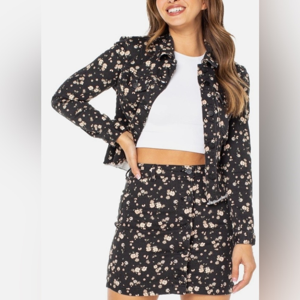 Celebrity Pink | Black Denim Puff Sleeve Jean Jacket with Floral Print - Picture 2 of 11